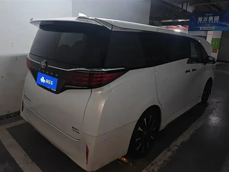 Toyota Alphard — фото 2