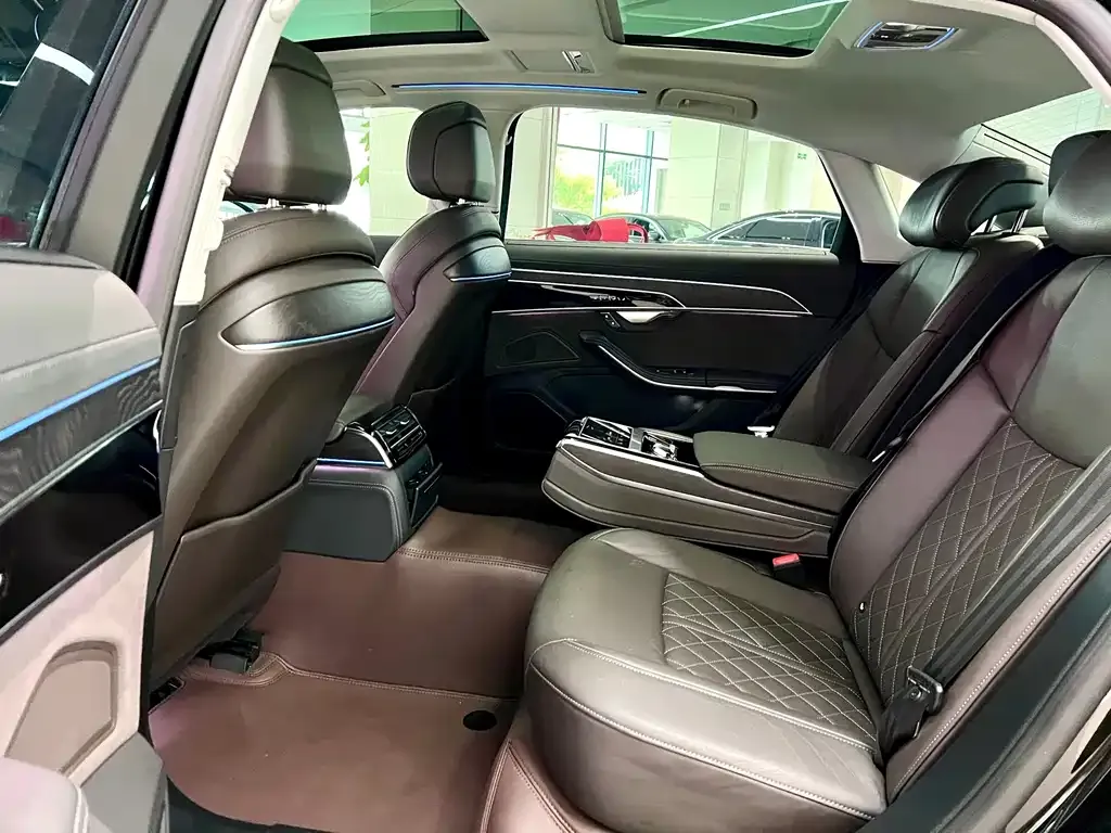 Audi A8 2024 из CN, фото 8