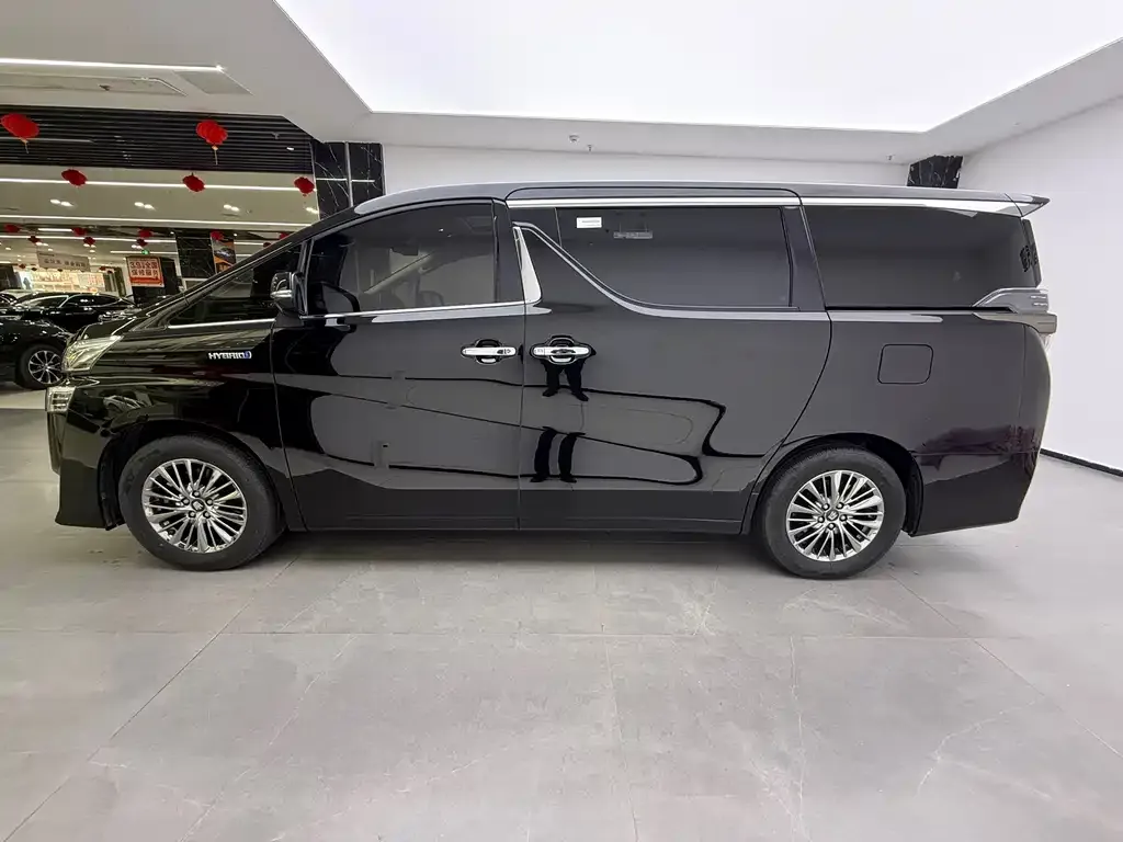 Toyota Vellfire — фото 8