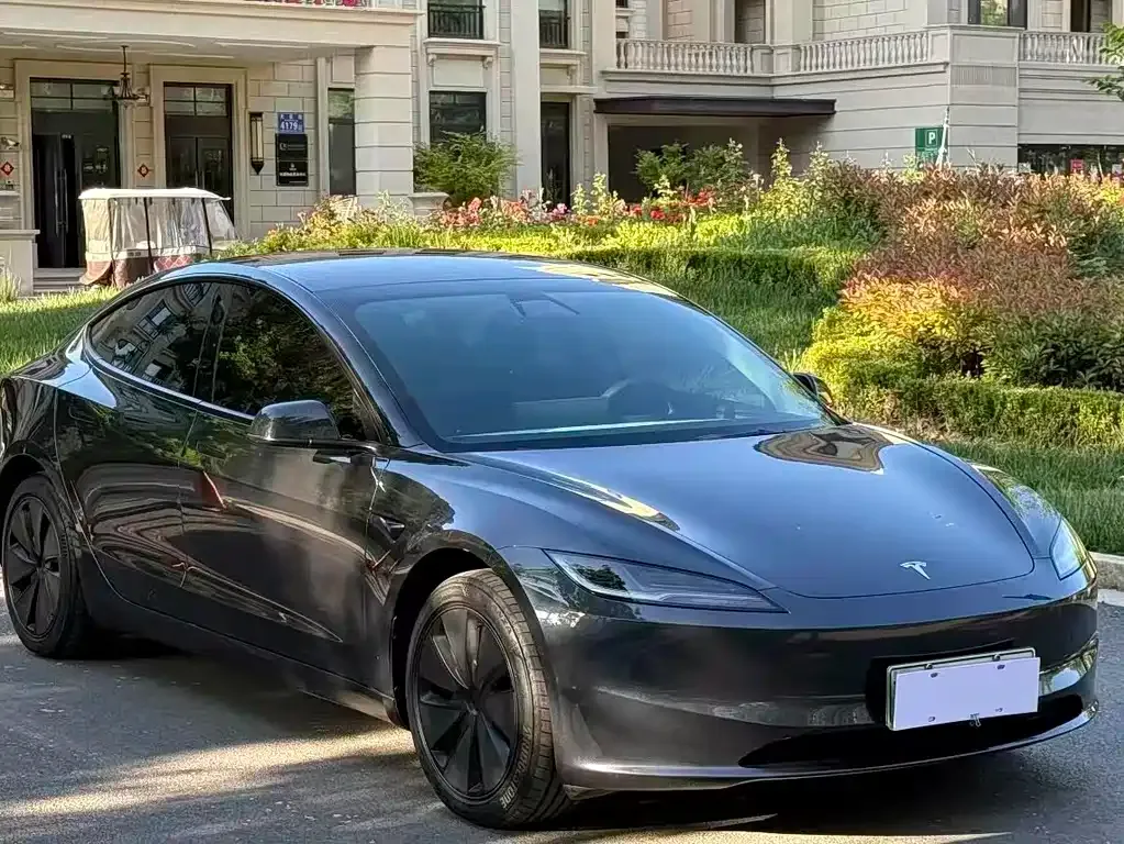 Tesla Model 3 — фото 10
