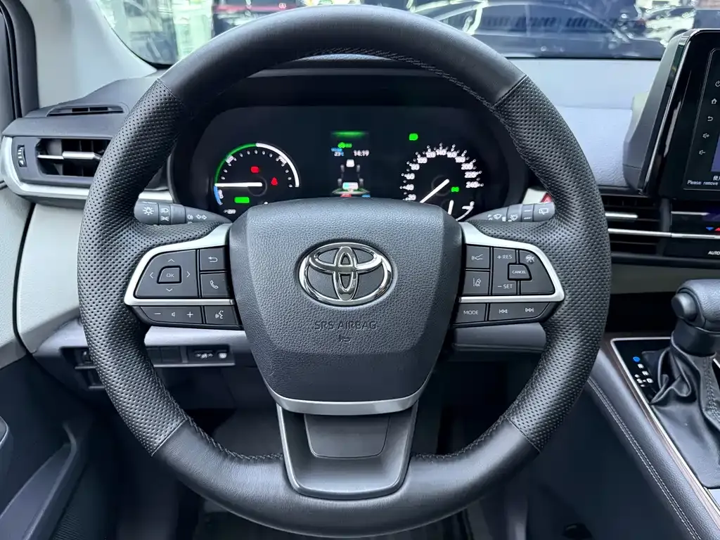 Toyota Granvia 2024 из CN, фото 10