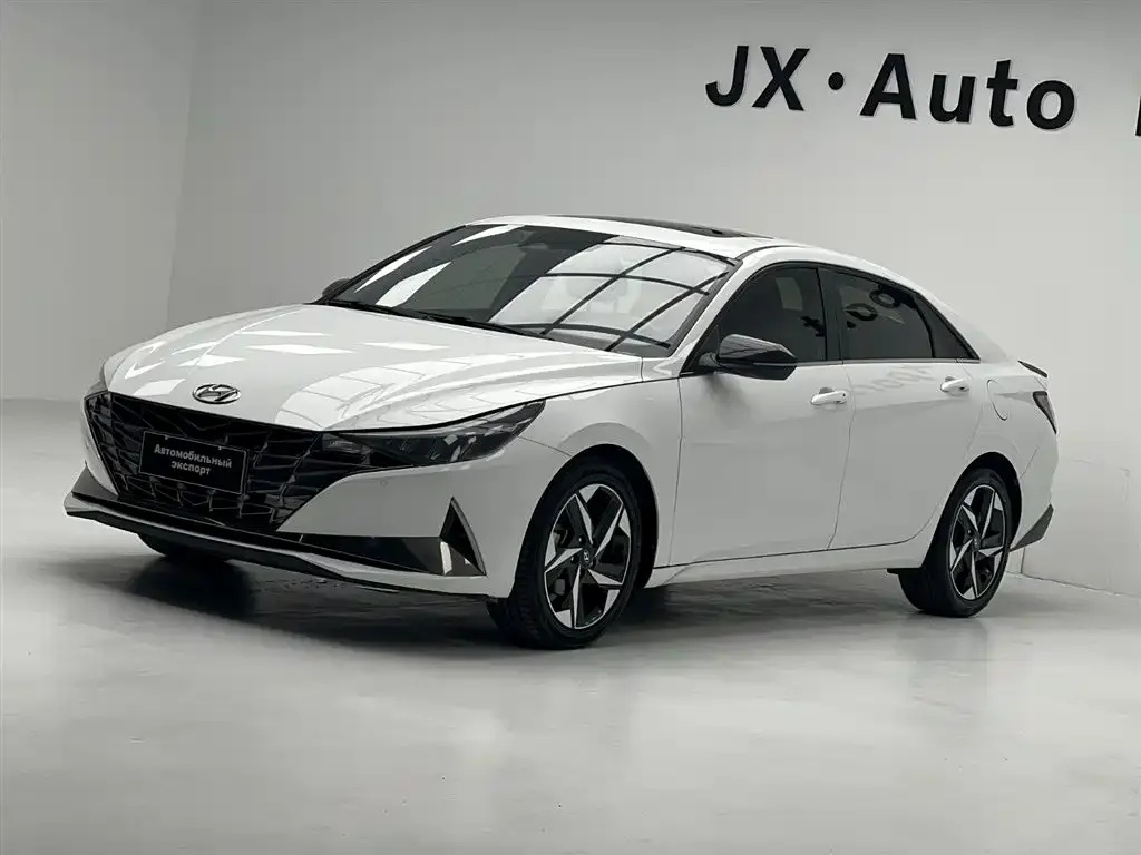 Hyundai Elantra — фото 1