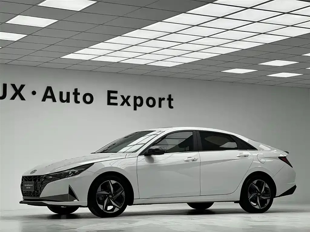Hyundai Elantra — фото 9