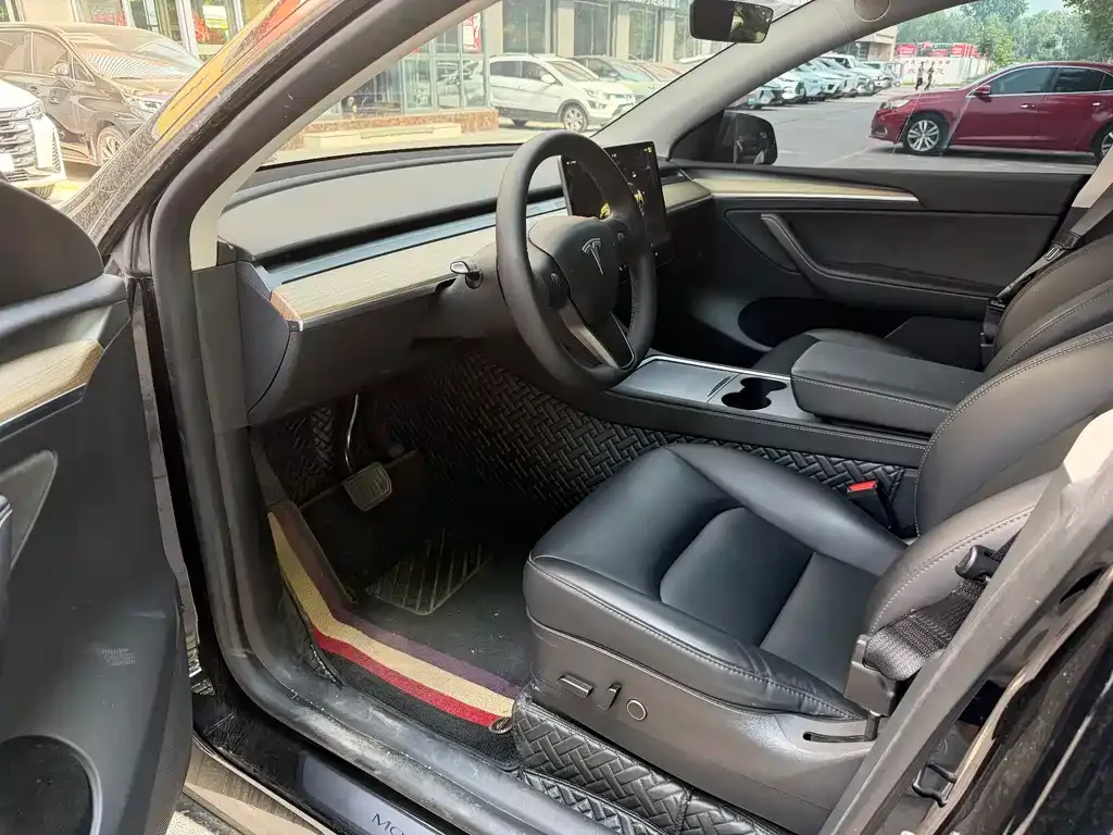 Tesla Model Y — фото 3
