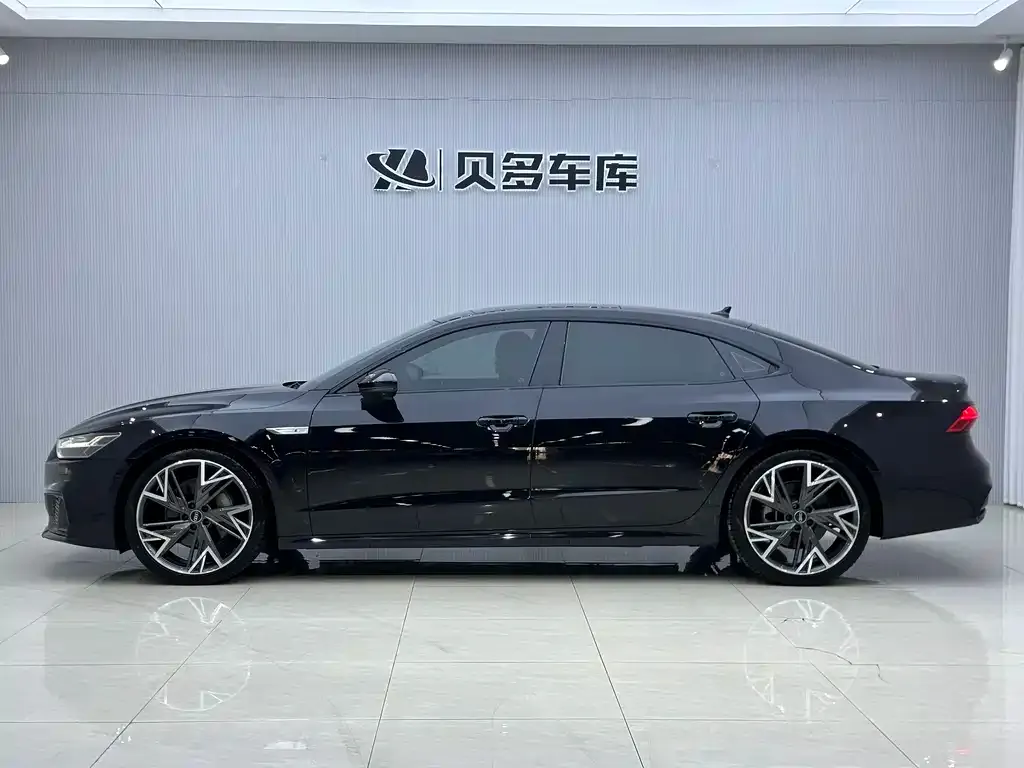 Audi A7L — фото 6