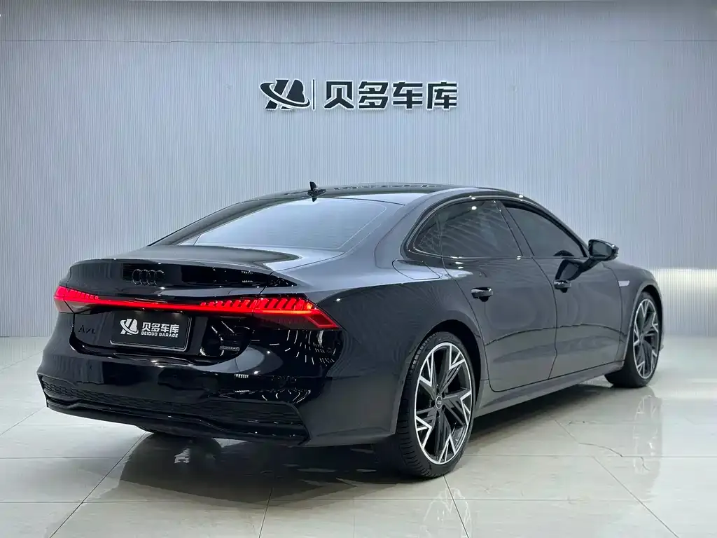 Audi A7L — фото 8
