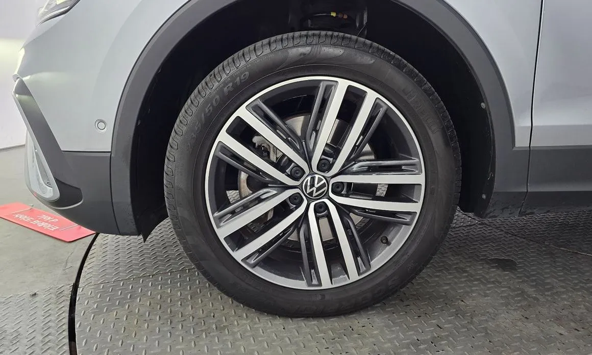 Volkswagen Tiguan — фото 9