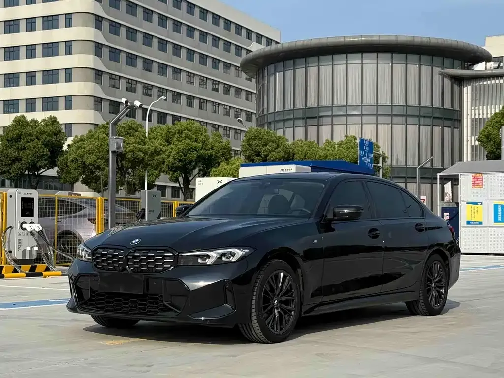 BMW 3 Series — фото 1