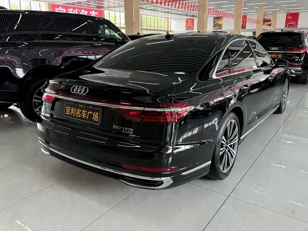 Audi A8 — фото 8