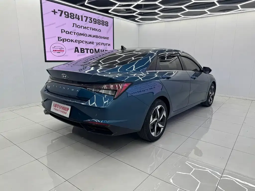 Hyundai Elantra — фото 5