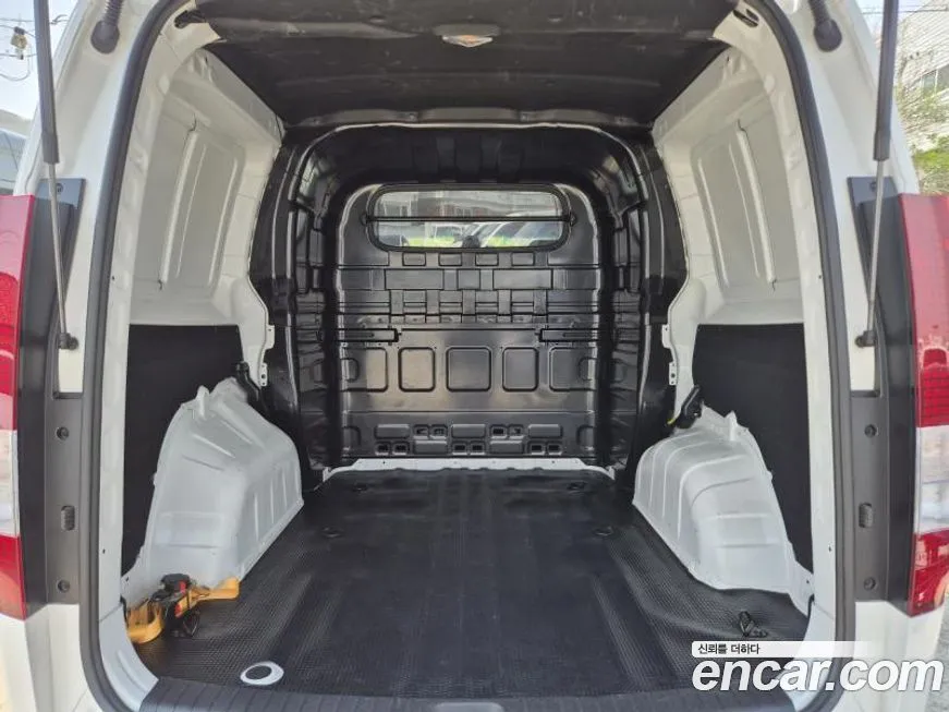 Hyundai Staria 2023 из KR, фото 4