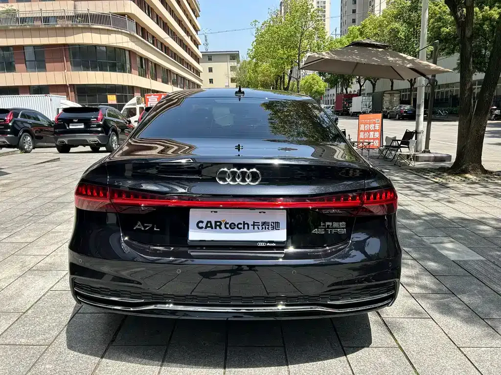 Audi A7L — фото 8