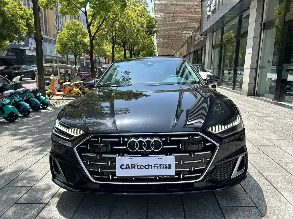 Audi A7L — фото 9