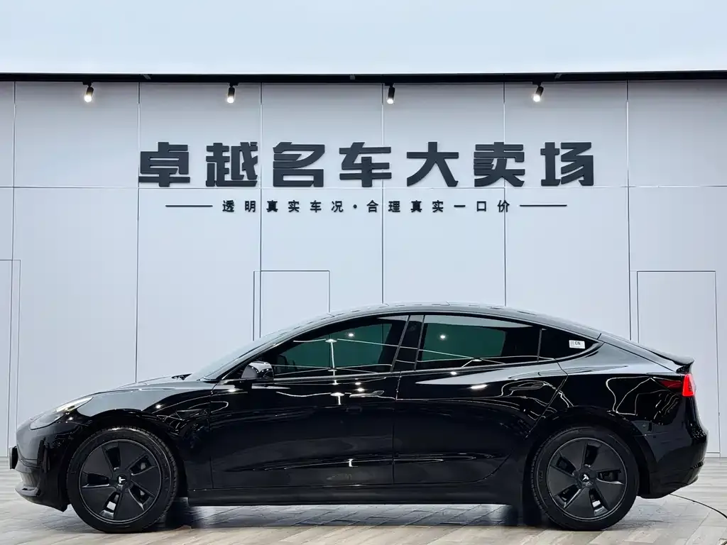 Tesla Model 3 — фото 3