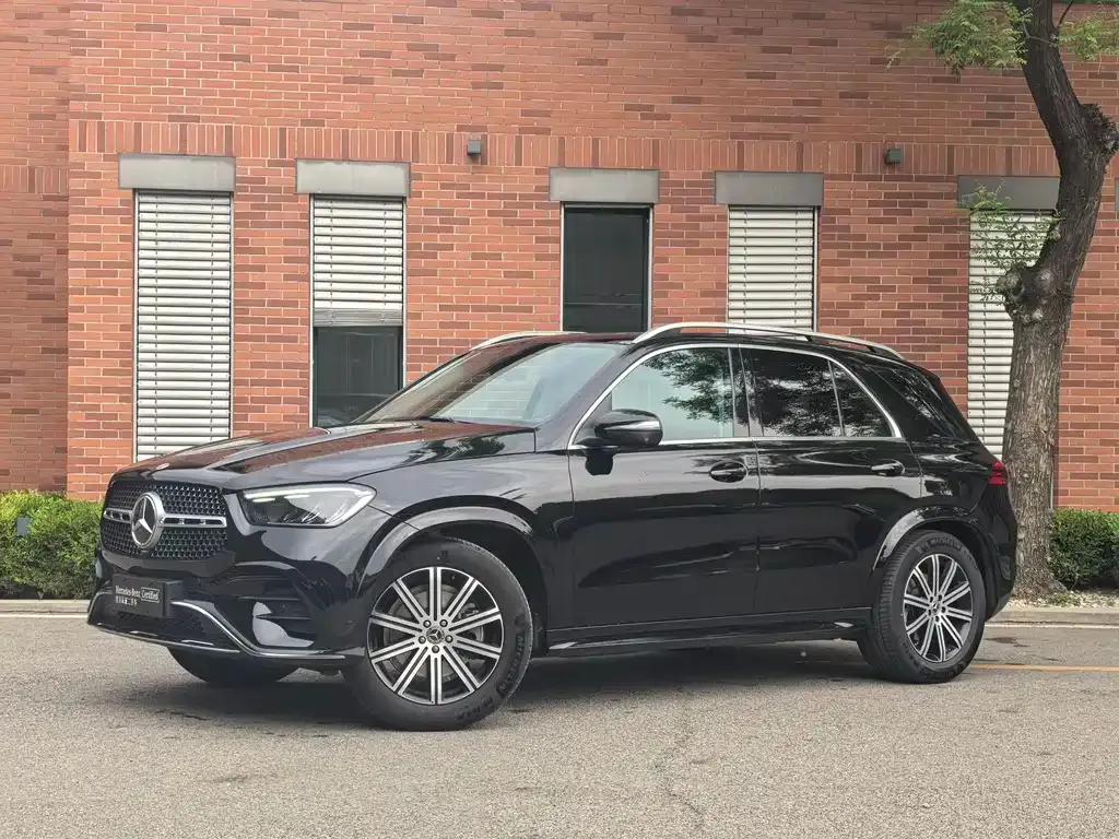 Mercedes-Benz GLE — фото 1