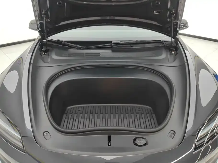 Tesla Model 3 — фото 10