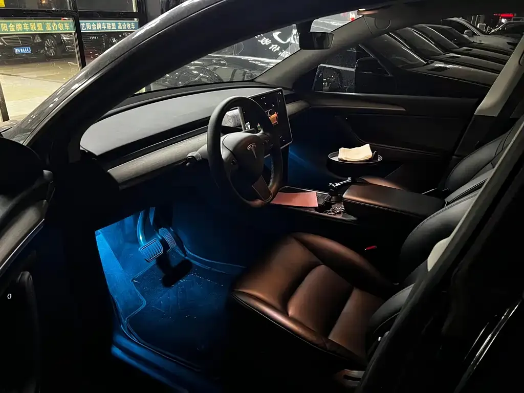 Tesla Model Y — фото 3
