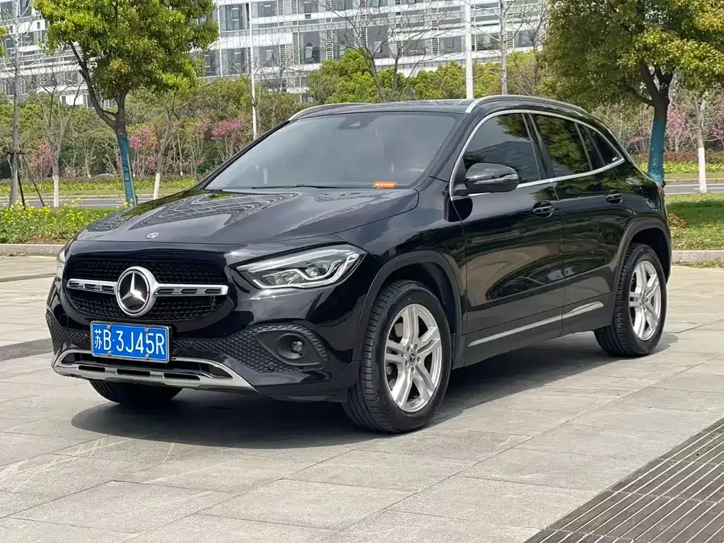 Mercedes-Benz GLA — фото 1