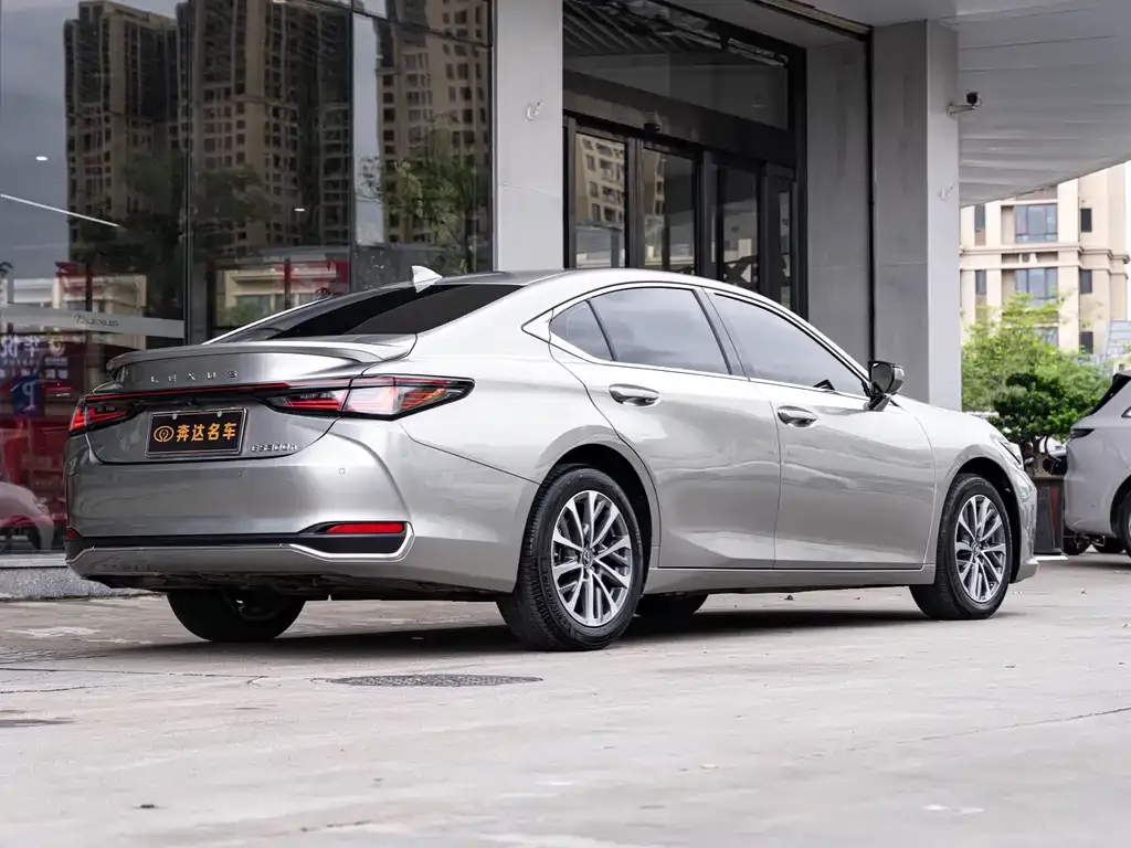 Lexus ES — фото 5