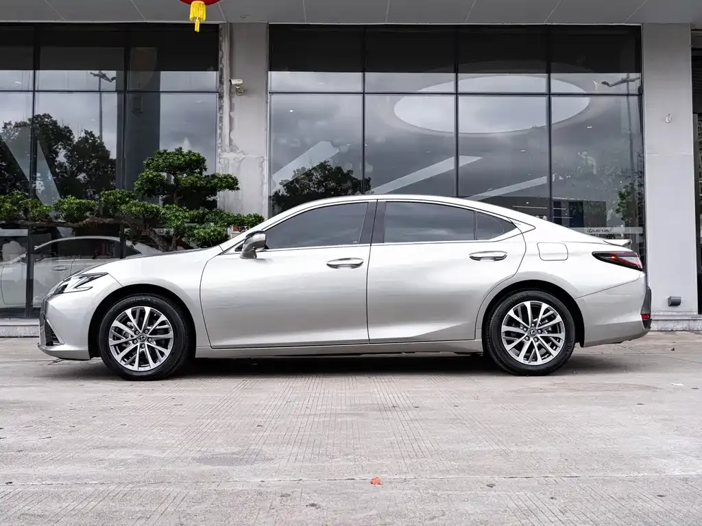 Lexus ES — фото 3