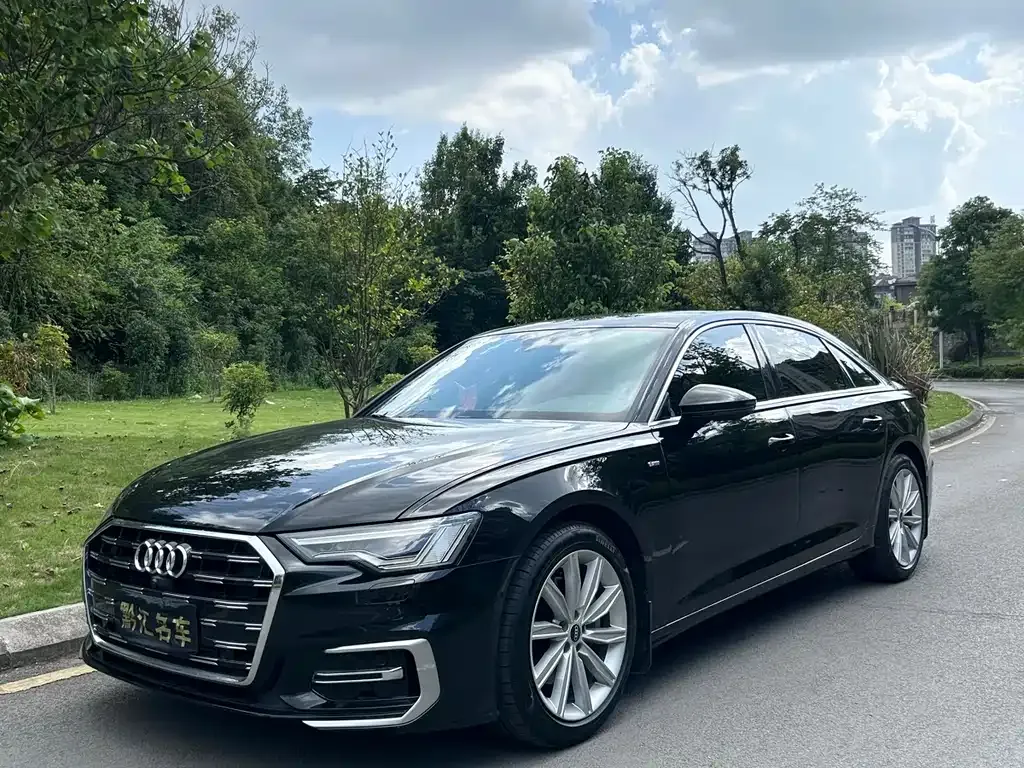 Audi A6L — фото 1
