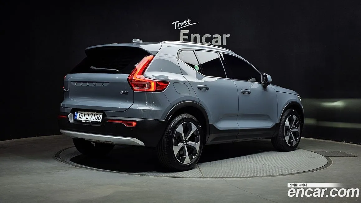 Volvo XC40 — фото 3