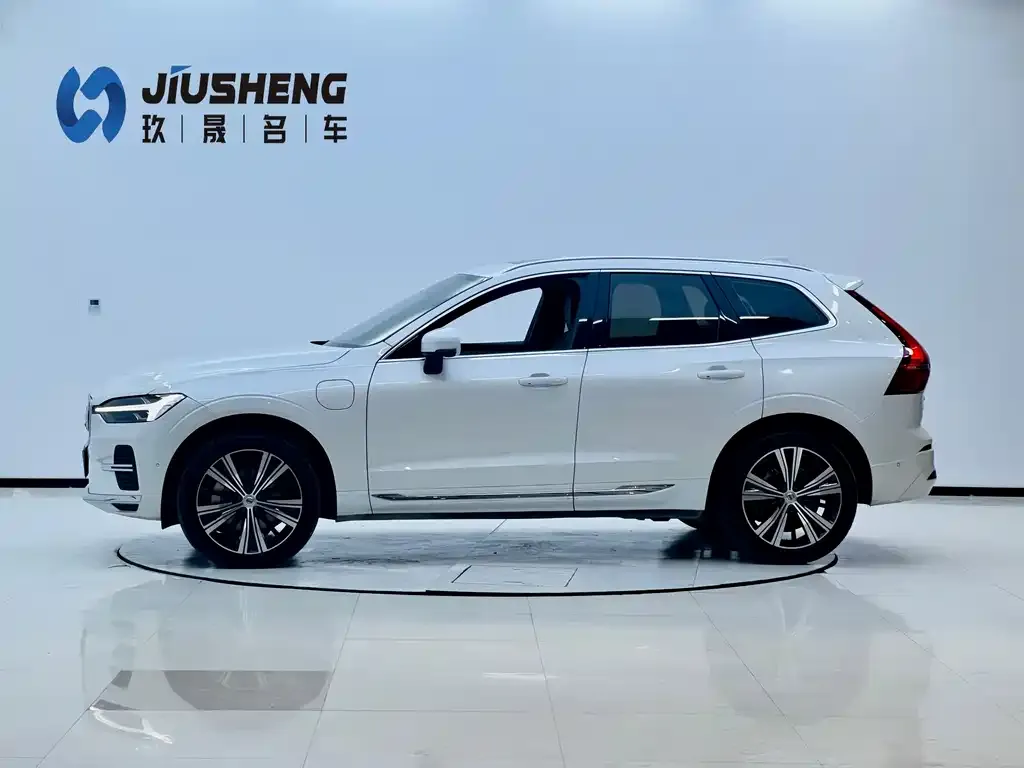 Volvo XC60 PHEV 2022 из CN, фото 4