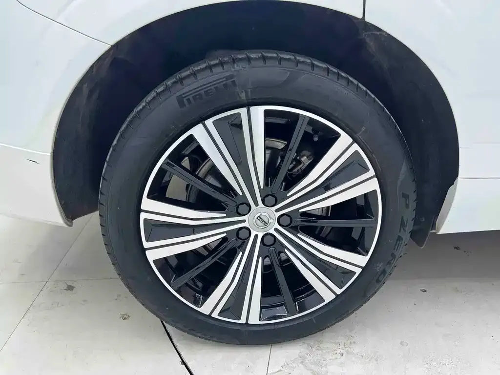 Volvo XC60 PHEV 2022 из CN, фото 3