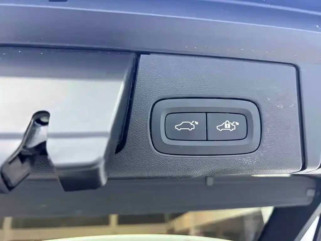 Volvo XC60 PHEV 2022 из CN, фото 10