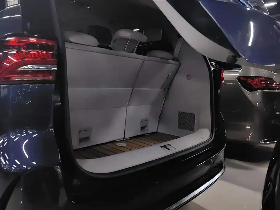 Roewe iMAX8 — фото 3