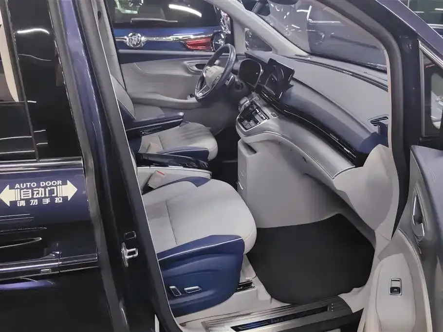 Roewe iMAX8 — фото 10