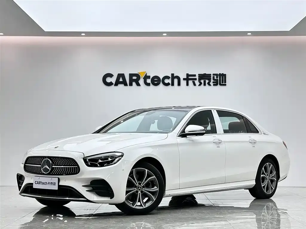 Mercedes-Benz E-Class — фото 1