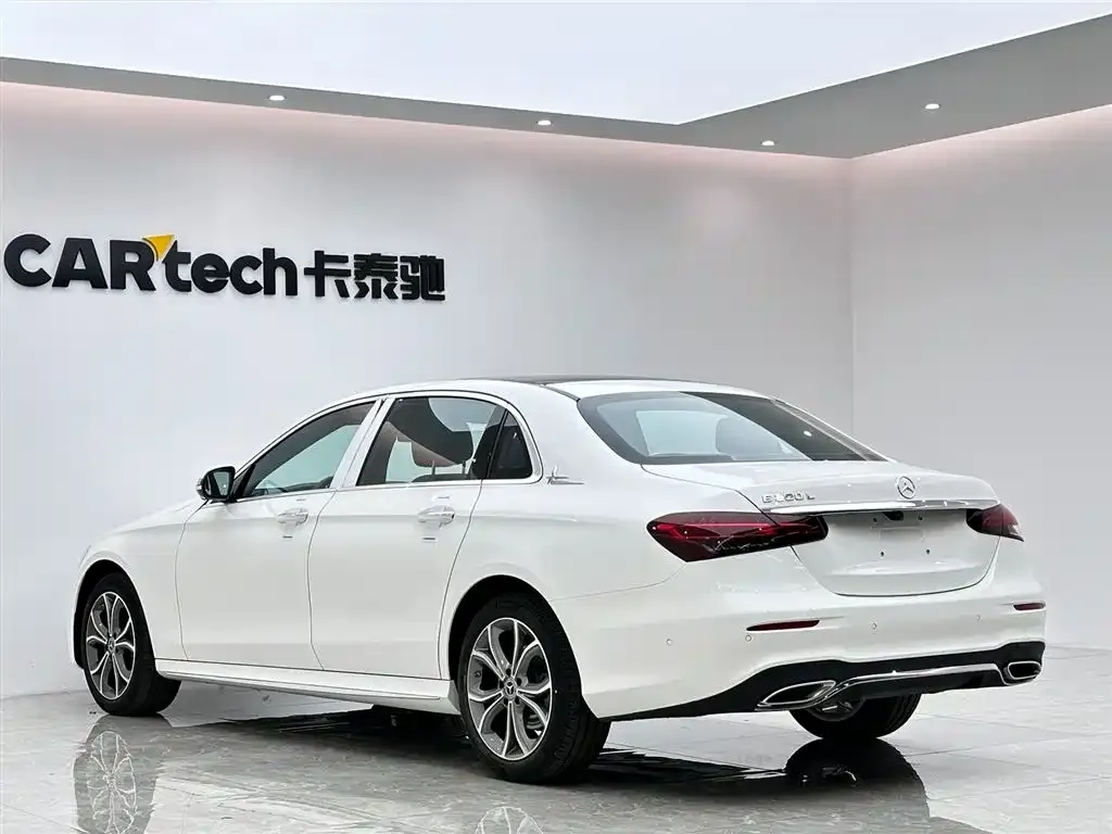 Mercedes-Benz E-Class — фото 10