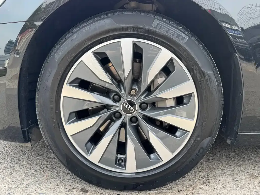 Audi A6L 2022 из CN, фото 4
