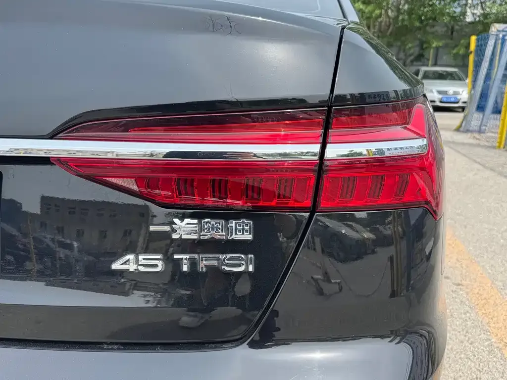 Audi A6L 2022 из CN, фото 2