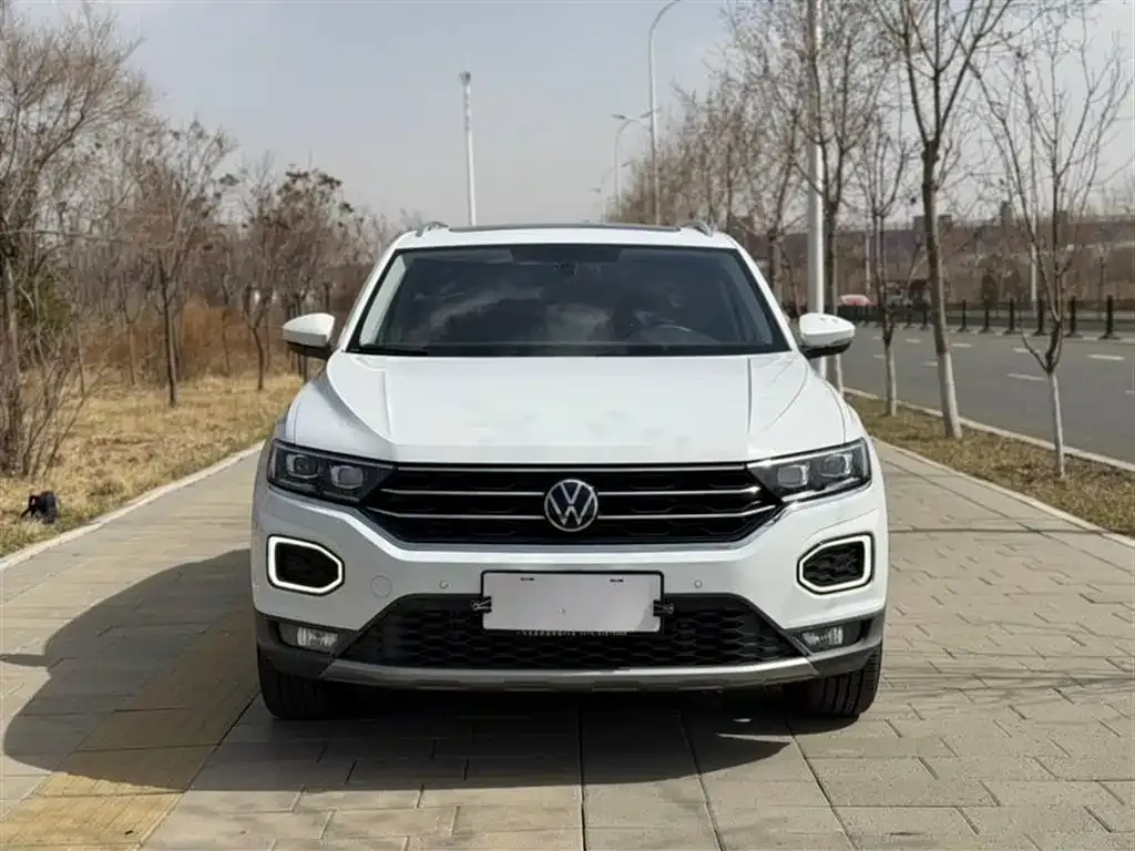 Volkswagen T-Roc — фото 10