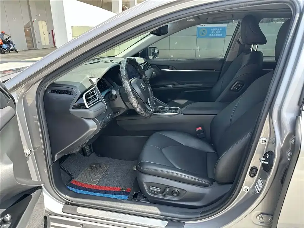 Toyota Camry 2023 из CN, фото 3