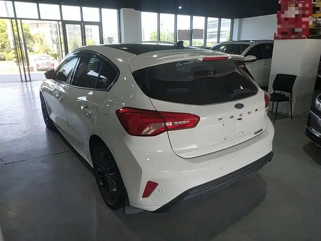 Ford Focus 2023 из CN, фото 7