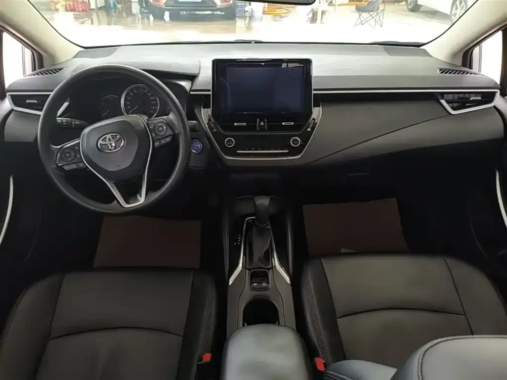 Toyota Corolla — фото 4