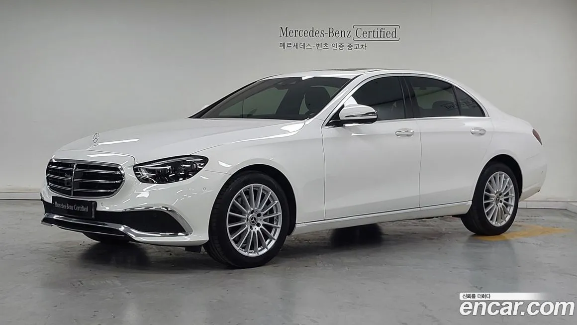 Mercedes-Benz E-Class — фото 1