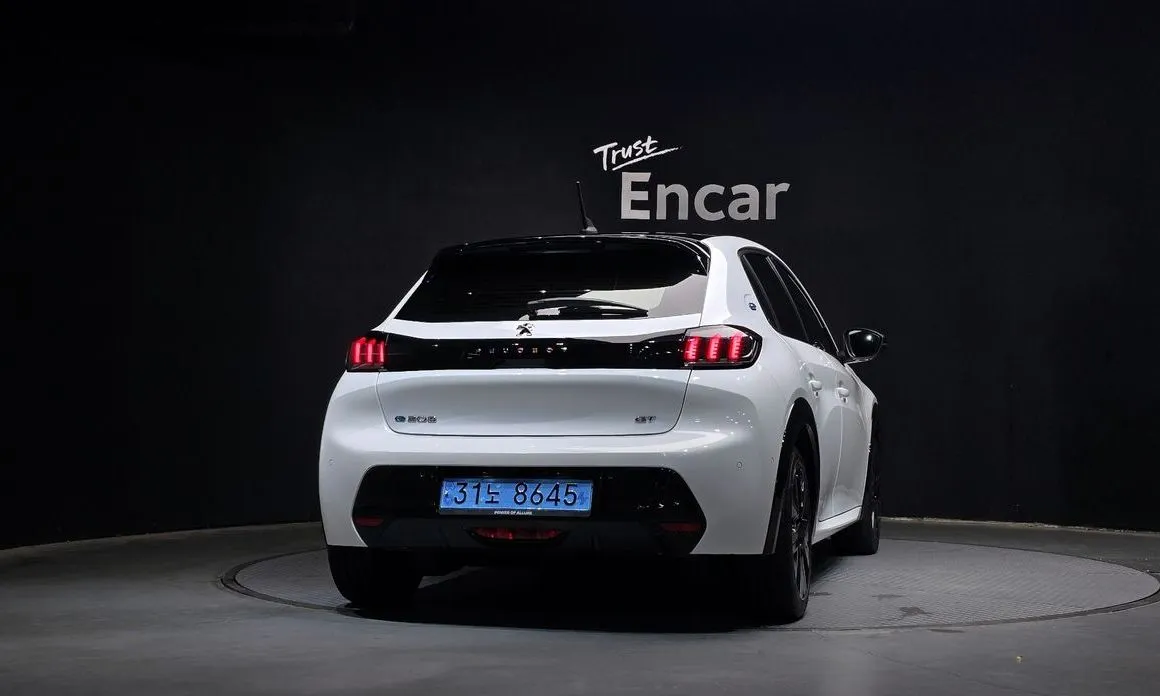 Peugeot 208 2023 из KR, фото 4