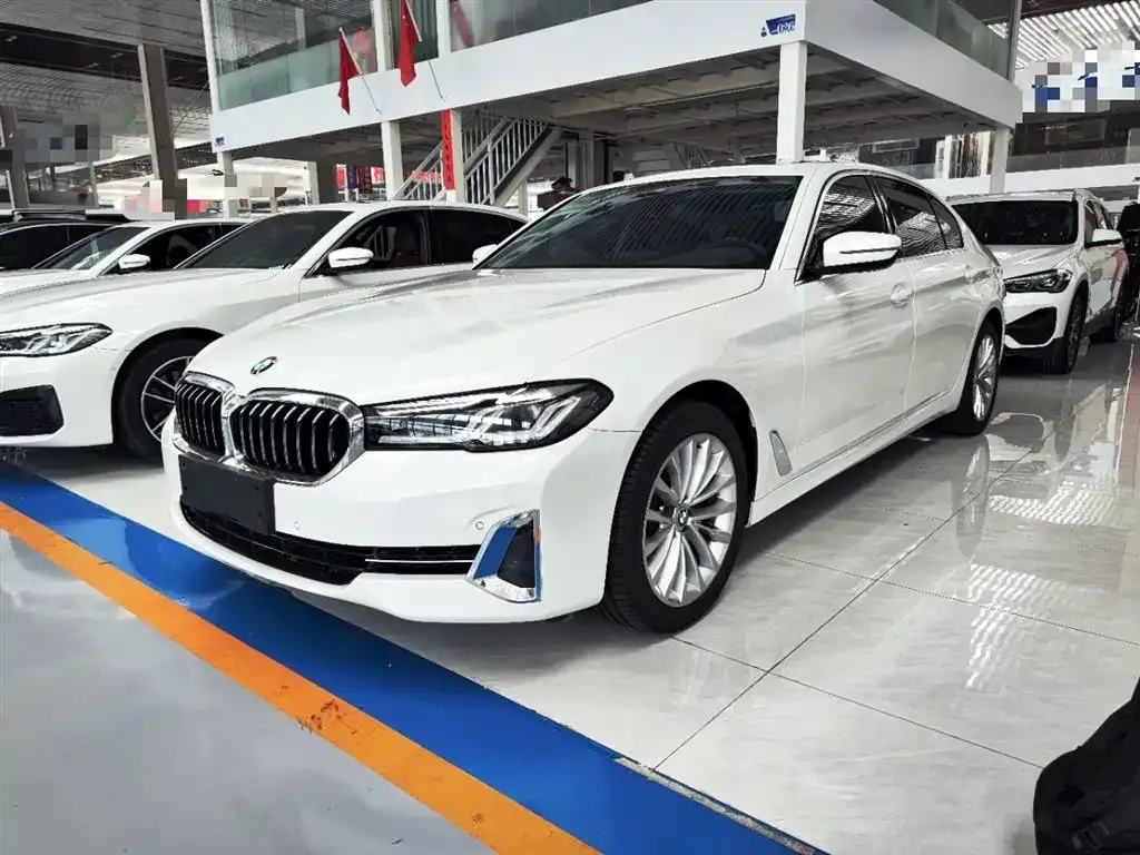 BMW 5 Series — фото 1