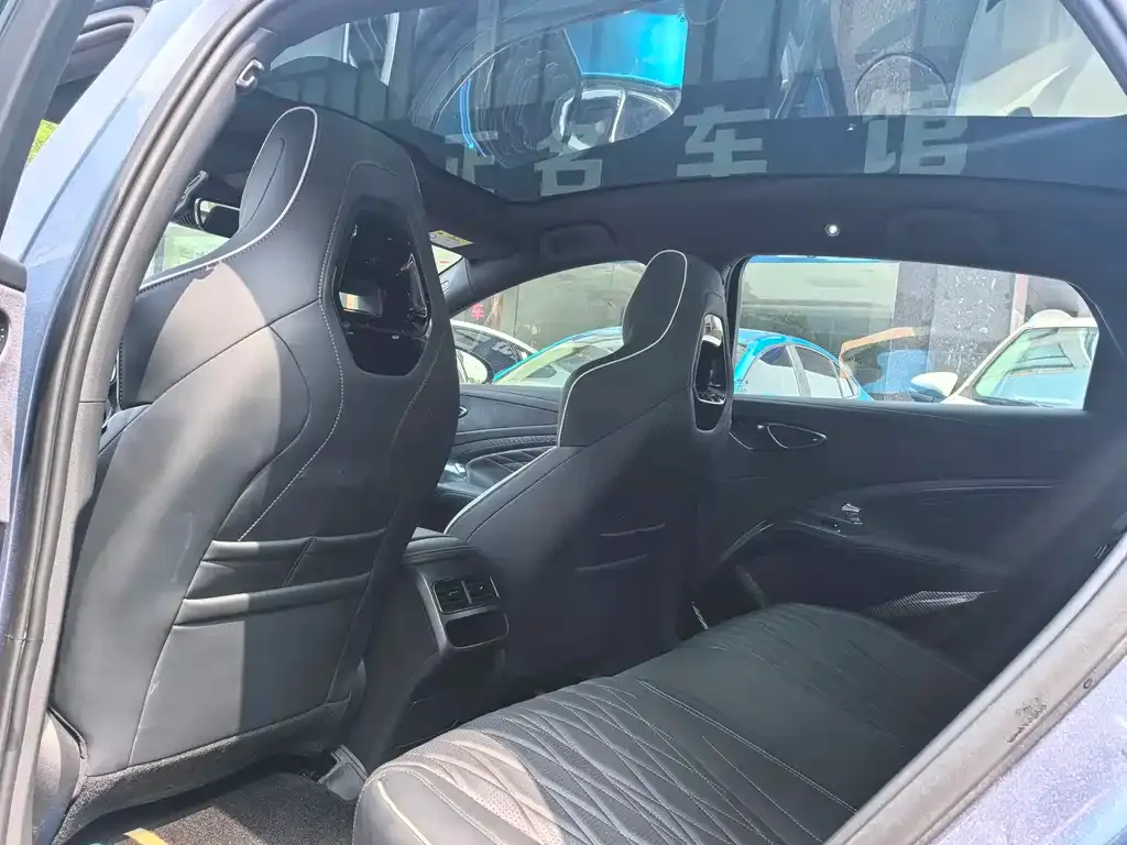 BYD Seal — фото 2