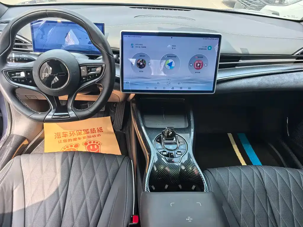 BYD Seal — фото 3