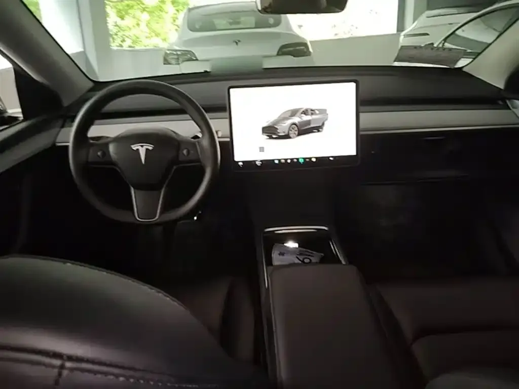 Tesla Model Y — фото 7
