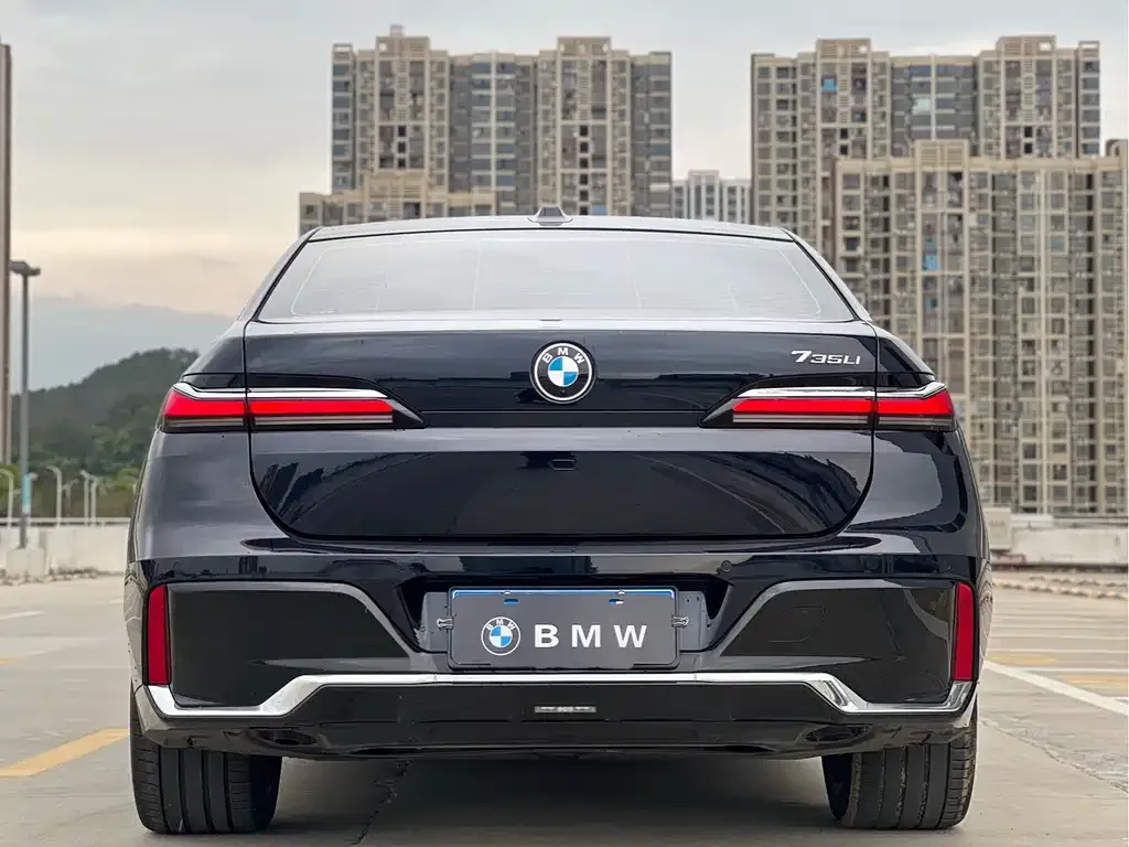 BMW 7 Series — фото 6