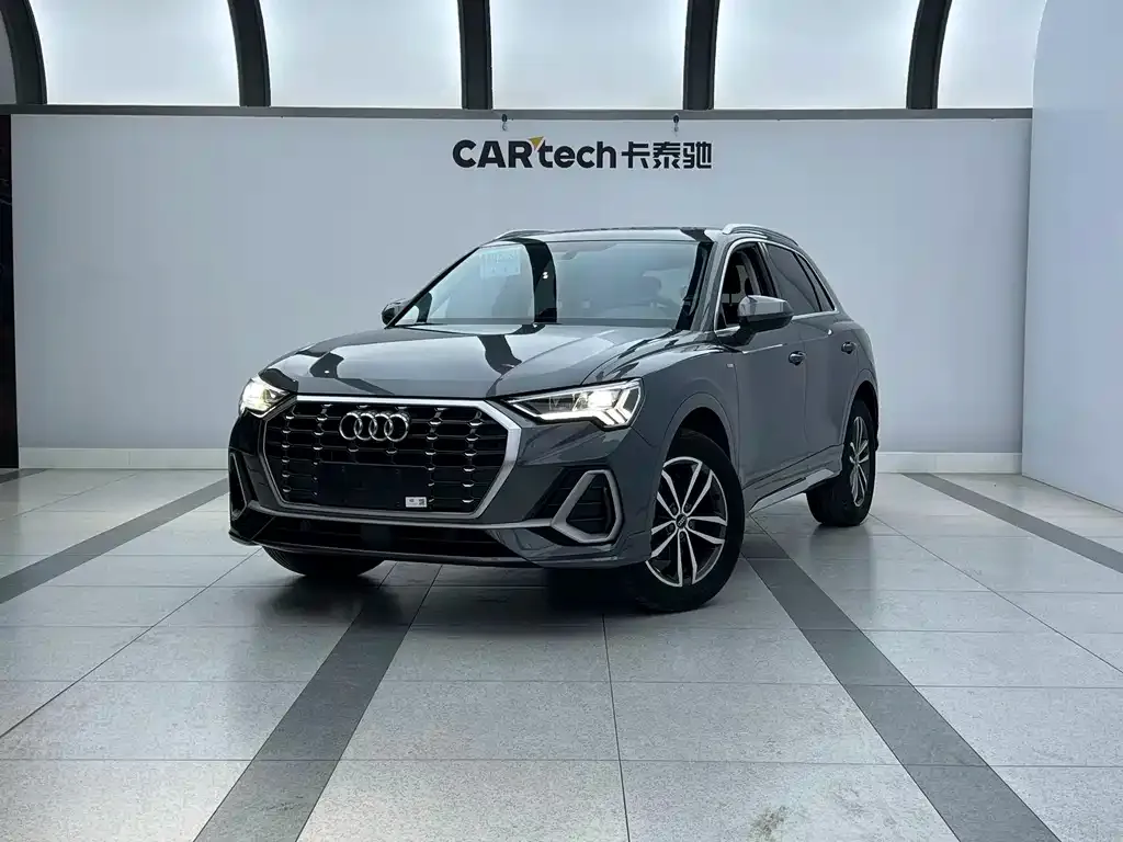 Audi Q3 — фото 1