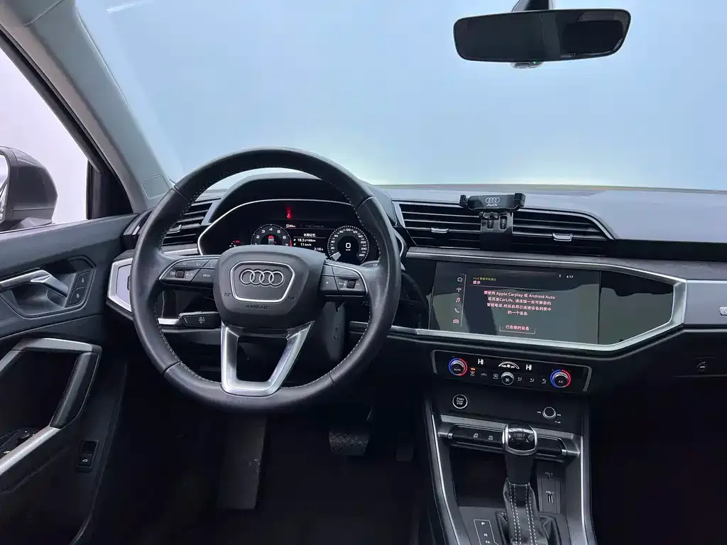 Audi Q3 — фото 10