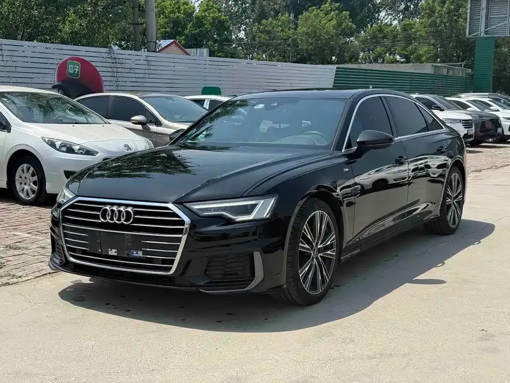 Audi A6L — фото 1
