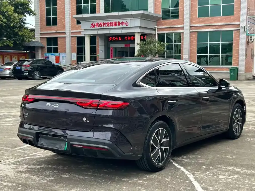 BYD Qin L — фото 8